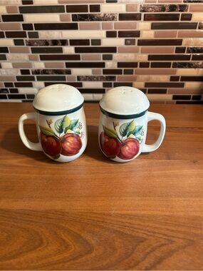 Ceramic Apple-Print Salt and Pepper Shakers with Handles - White